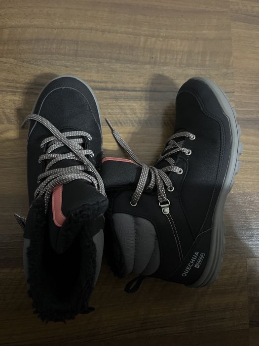 Vând ghete de zăpada purtate o data mărimea 39 sunt ca noi