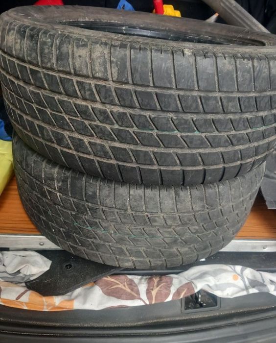 De vânzare în Rm.Valcea 2 anvelope 195 55 15 vara , nu trimit