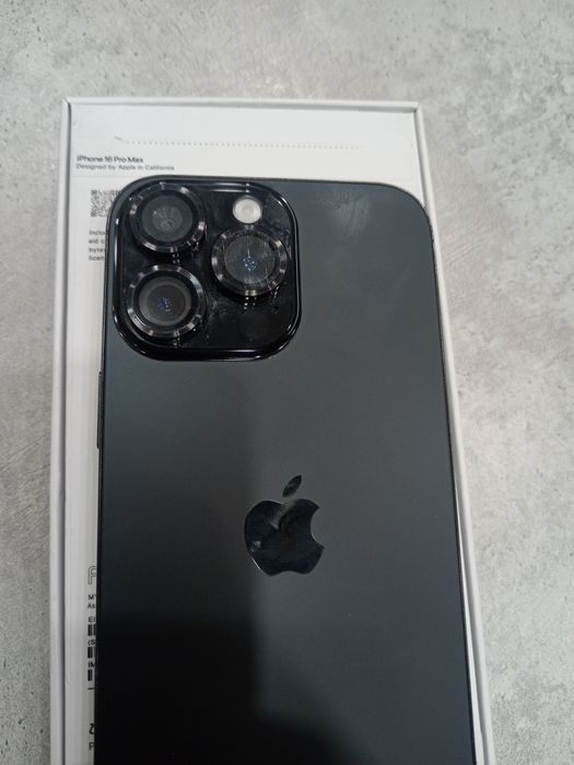 Продам айфон 16про макс в китайской версии