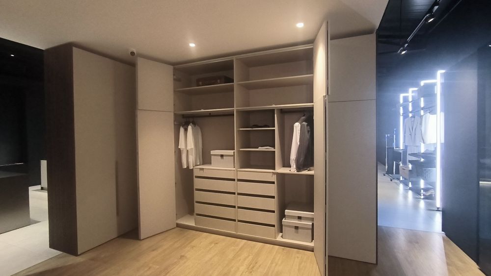 Корпусная мебель на заказа, средний +, премиум класс.