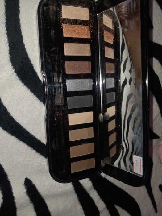 Разные вещи по низкой цене.