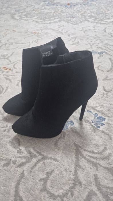 Продам женскую обувь