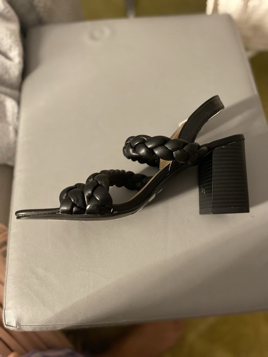 Sandale.noi ZARA - MARKS and SPENCER cu eticheta  39 / 40