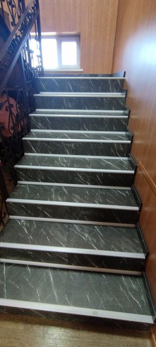 Напольные самоклеющиеся  плитки