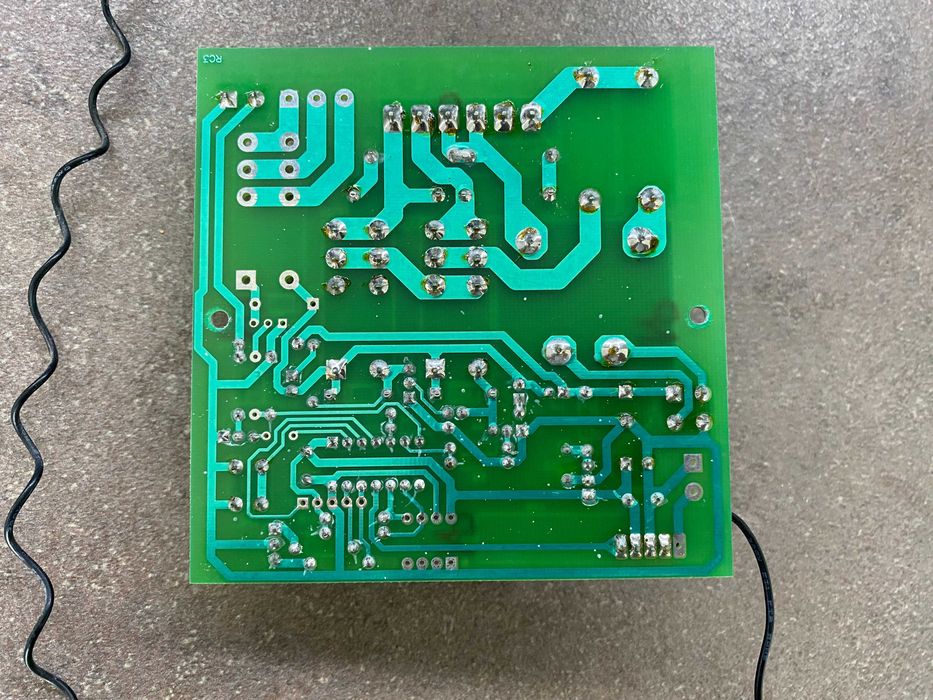 Блок за управление на ролетки и бариери