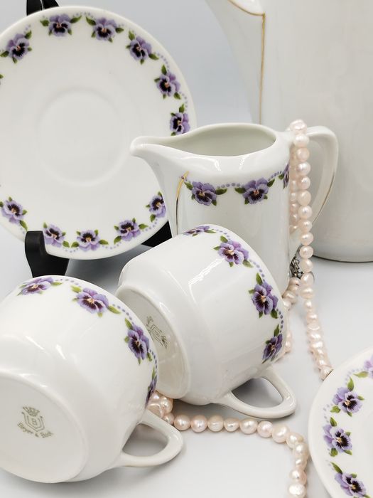 beyer & bock , антикварен сто годишен сервиз за кафе/