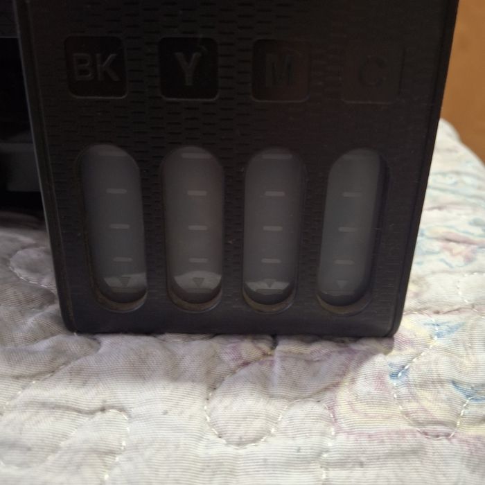 Продам мфу епсон 3200 3в 1 +комплект чернил