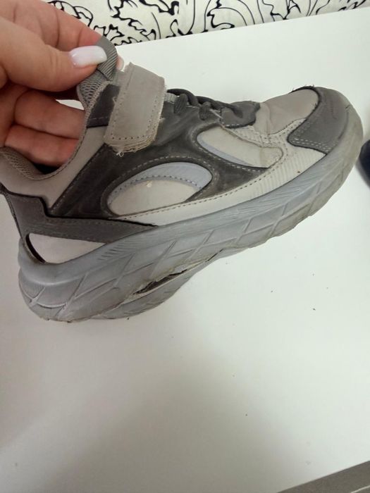 Продам детскую обувь