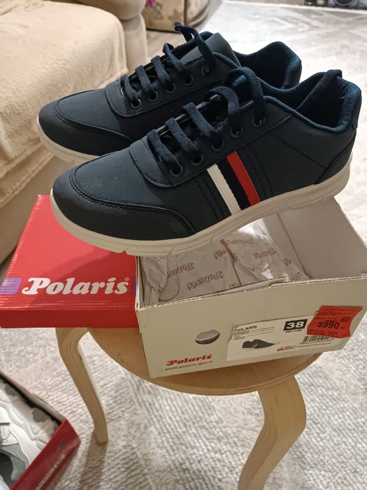 Продам кроссовки.