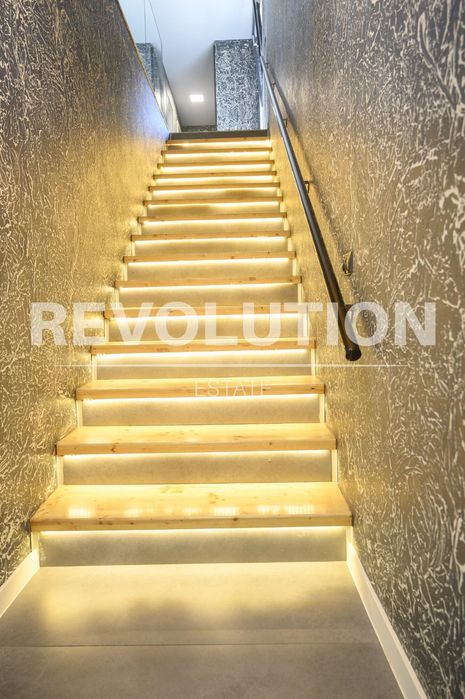 Дава се под наем Къща в Варна, м-т Траката - 320 кв.м за 5000 € - Снимка #16