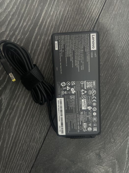 Statie de andocare Thunderbolt 3