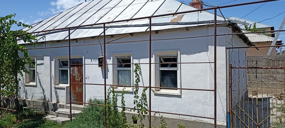 Продается  2 дома на одном участке, угловой