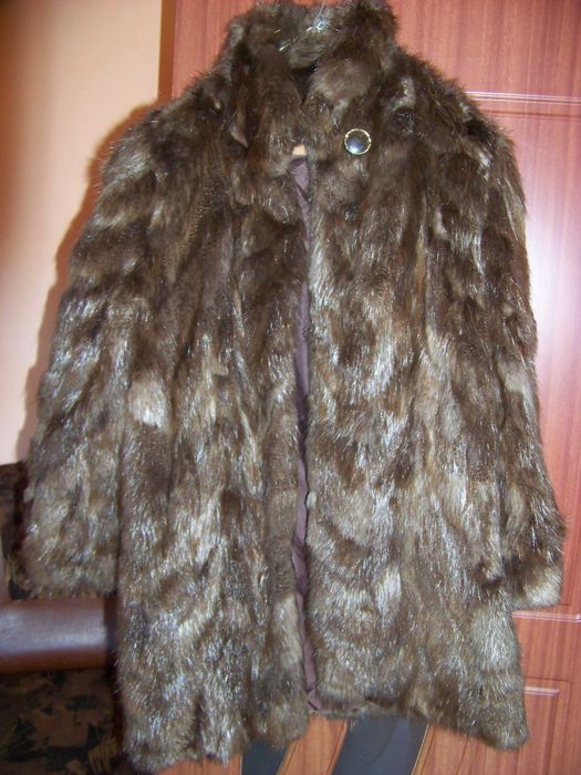 Vând blană naturală de nutrie