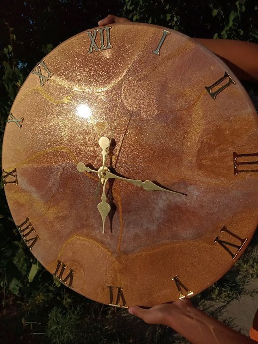 Часы из эпоксидной смолы