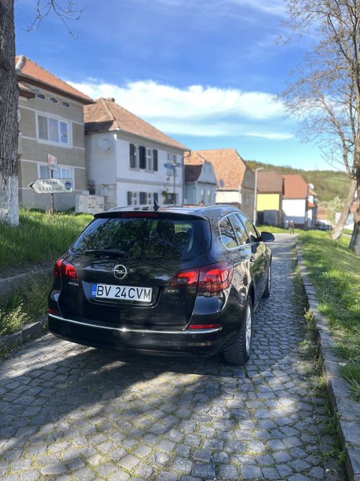 Opel astra J Impecabila