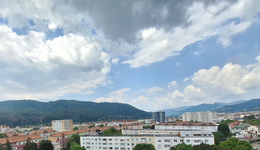 Închiriez apartament 2 camere ultracentral