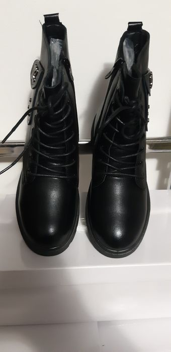 Ghete pentru damă îmblănite și impermeabile de iarnă