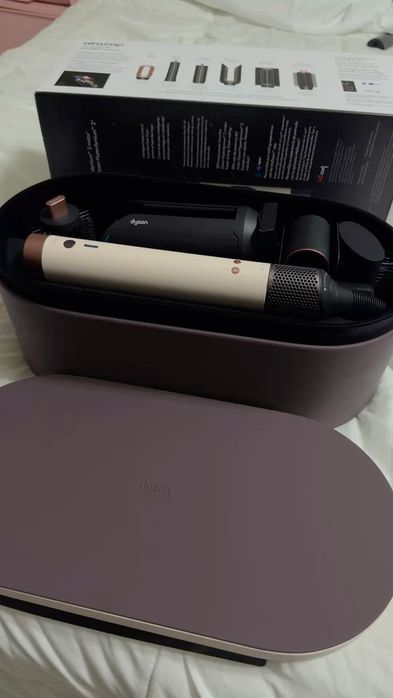 Dyson HS09 Sakura — весеннее обновление по суперцене!