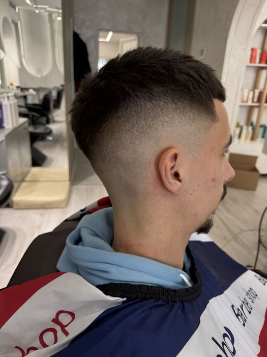 Servicii frizerie pentru toate stilurile