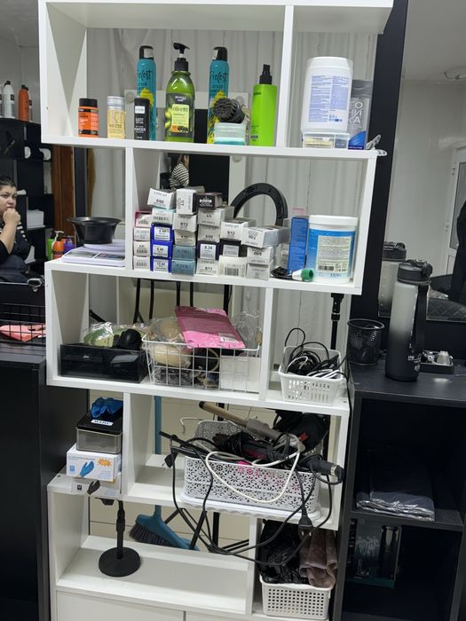 Продам стол визажиста и две полки