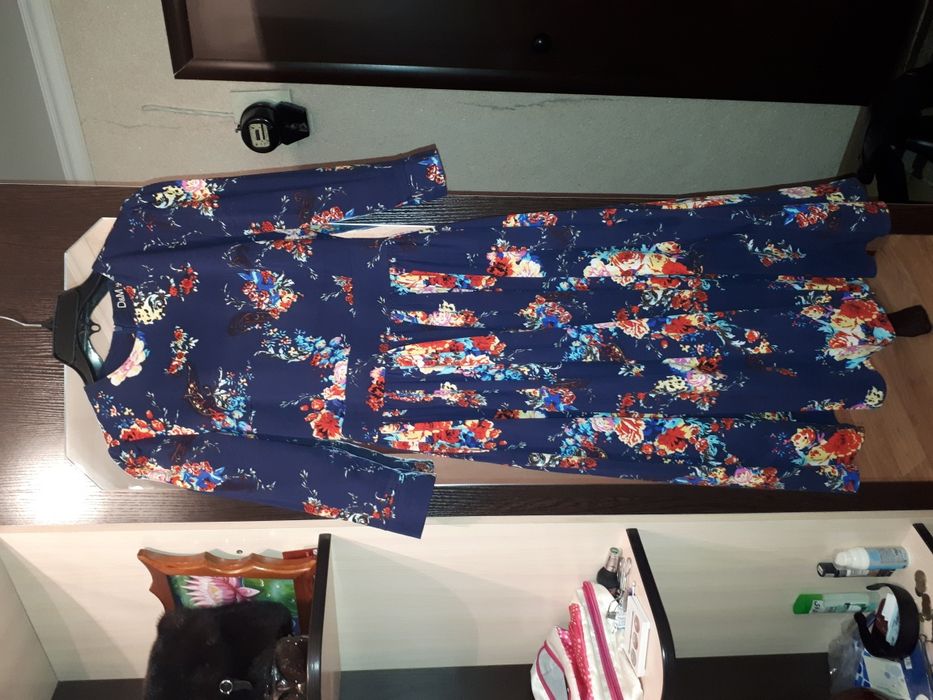 Продам платье 6000