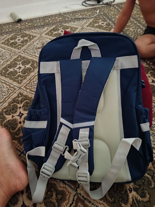 Продам школьный рюзак