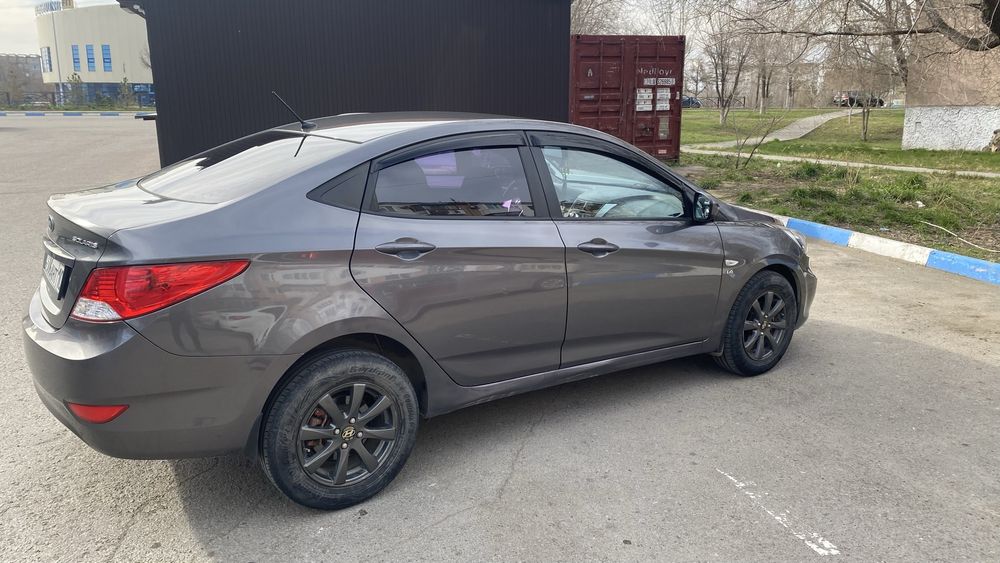 Продам машину солярис 2011 года