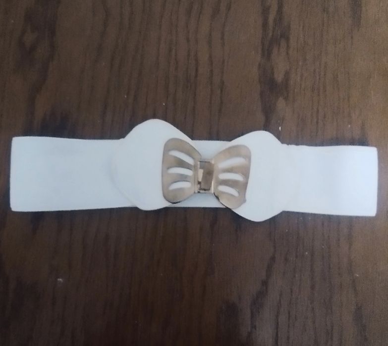 Продаются нарядные платья в отличном состоянии размер XL