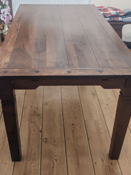 Vând masa lemn masiv