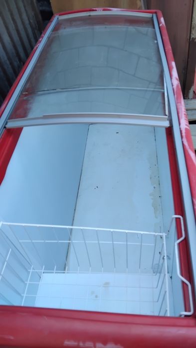 Морозильник большой
