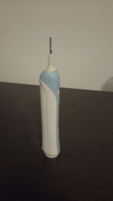 Periuta de dinti oral B electrica