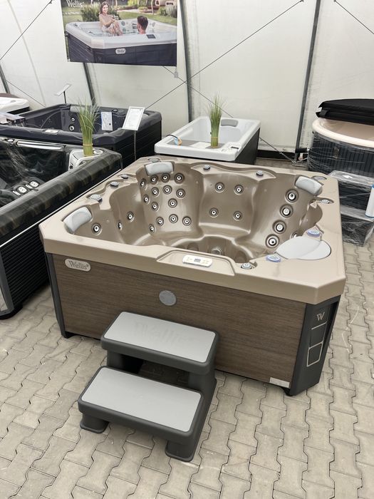 Jacuzzi Wellis Prague Life Deluxe Champagne, 6 persoane, 50 jeturi