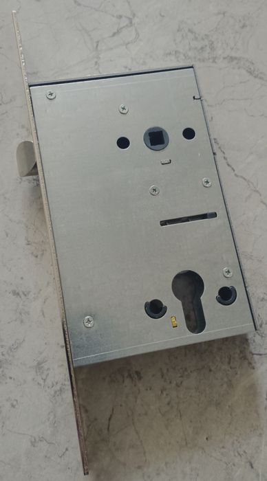 Замок врезной цилиндровый