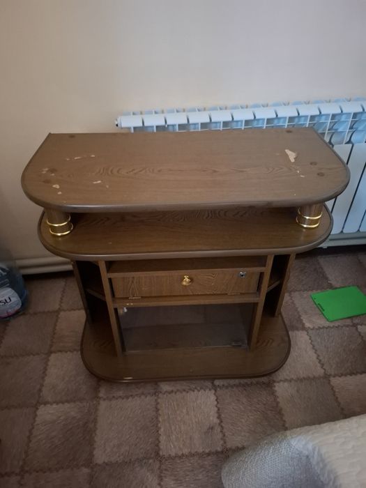 Тумбочка под телевизор!