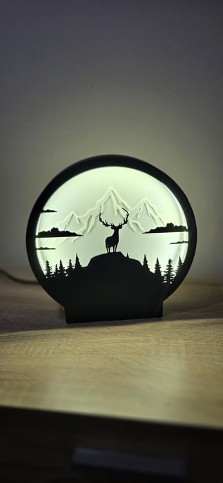 3D принтирана лампа с уникален дизайн.