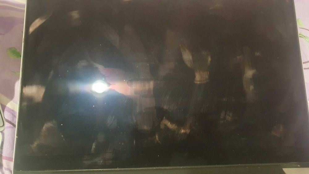 Laptopuri Apple Pro si Air