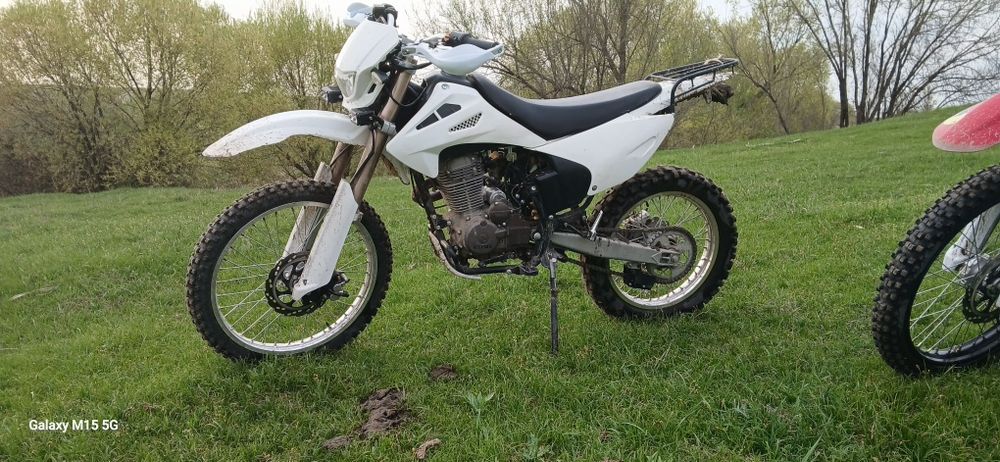 Продам эндуро 250 кубов