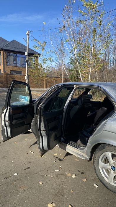 продам BMW 520I