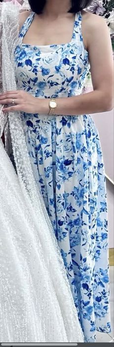 Продам платье на лямках