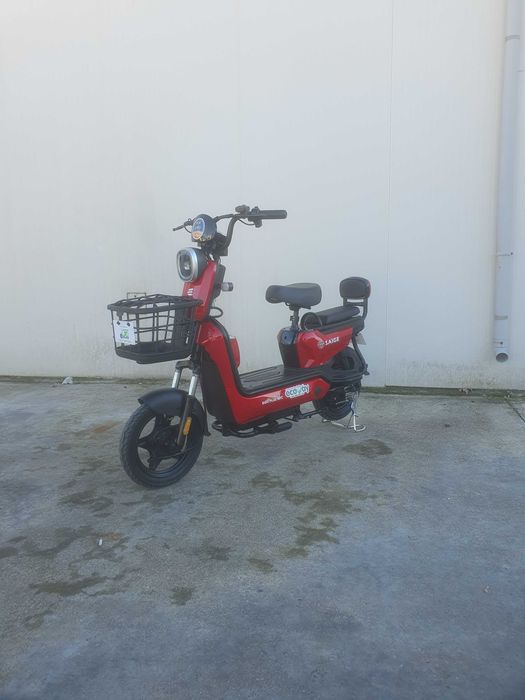 Електрически скутер EcoWay YG3 240W 48V, Скорост: 25km/h Пробег ≤60km