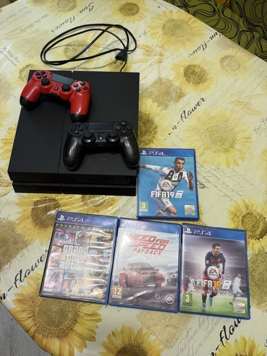 PS4 Fat 1TB 2 контролера + 4 игри (GTA V, NFS Payback, FIFA vs 16/19)