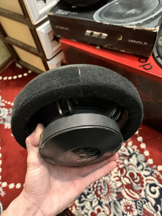 Автозвук аппаратура сотилади