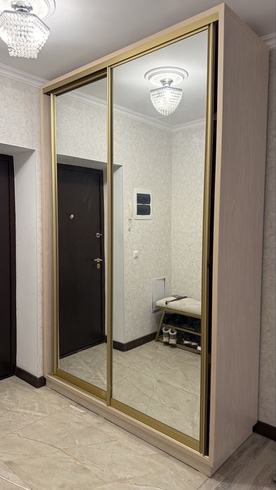 Продам шкаф купе в прихожую