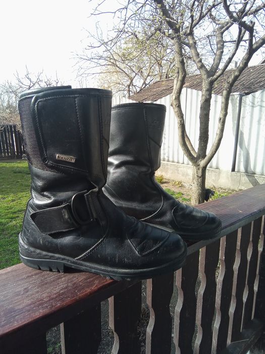 Vand echipament moto