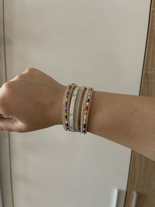 Гривна (различни видове)