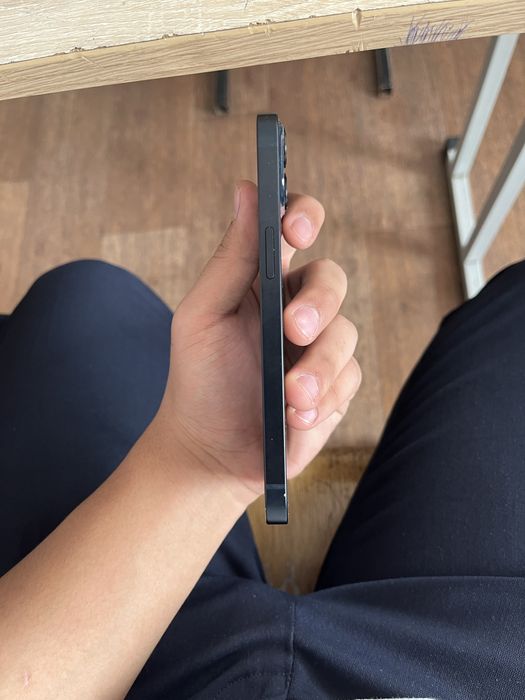 Айфон 13 в идеальном состояний