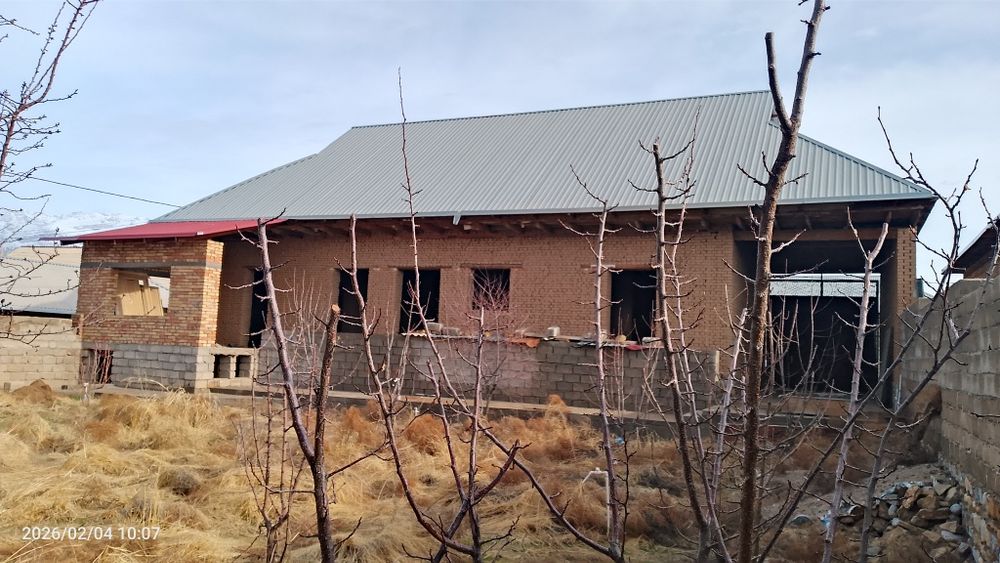 Уй сотилади. Бойсун Мустакиллик махалла махалласида. Электросетдан кир