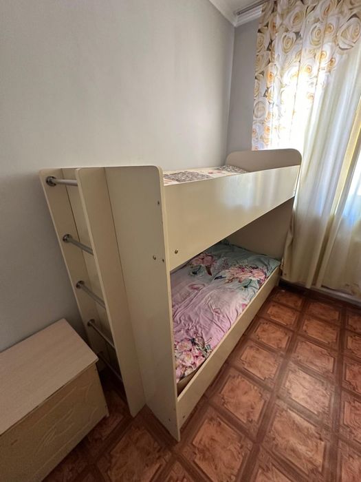 Двухъярусная кровать