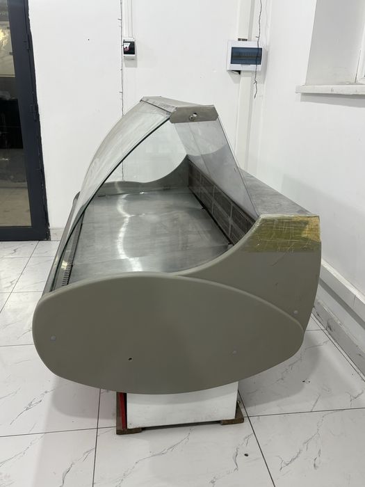 Витринный холодильник