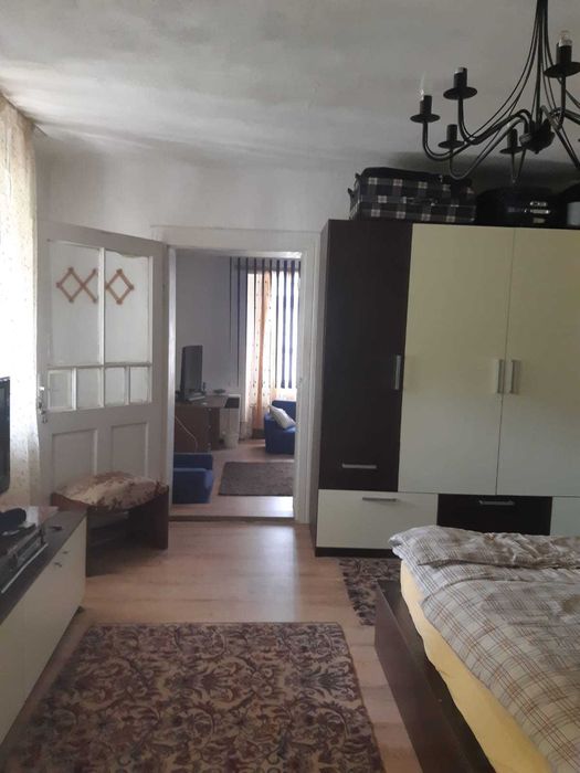 Casă cu teren 1240mp pe Transalpina in sat Laz,comuna Săsciori, Alba,